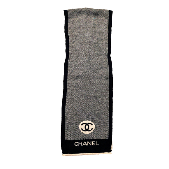 Vintage CHANEL Gray, Black, Ivory 100% Cashmere Wool Reversible Knit Scarf - Picture 8 of 16